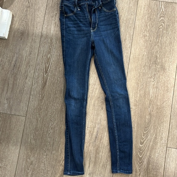 HollisterJeans Size 00 and Size 0 - Picture 2 of 6